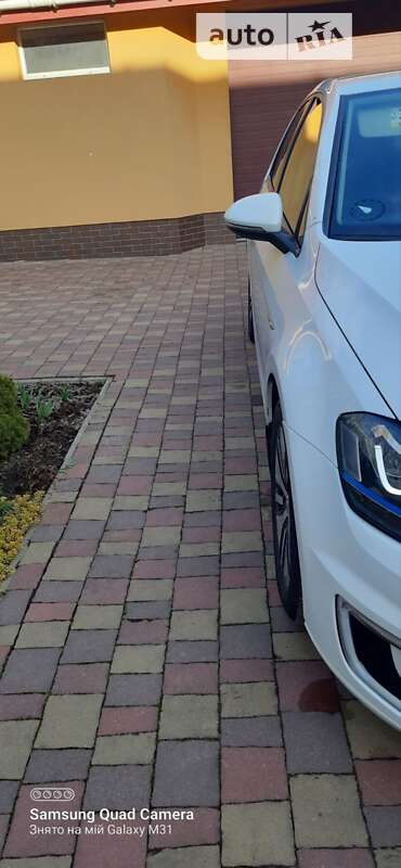 Хэтчбек Volkswagen e-Golf 2014 в Ровно