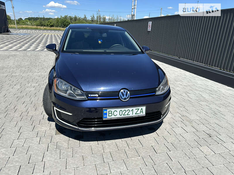 Хетчбек Volkswagen e-Golf 2016 в Городку