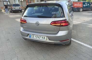 Хэтчбек Volkswagen e-Golf 2017 в 