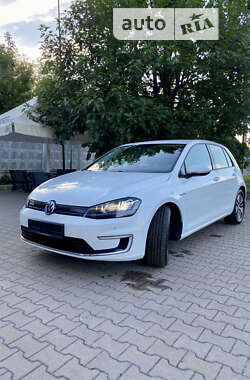 Хетчбек Volkswagen e-Golf 2015 в Києві