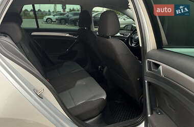 Хэтчбек Volkswagen e-Golf 2015 в 