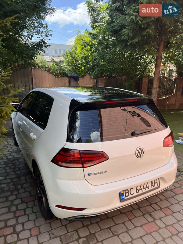 Хэтчбек Volkswagen e-Golf 2017 в Львове