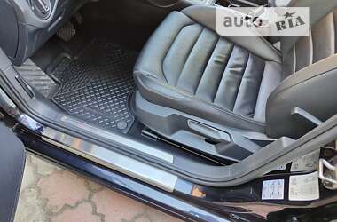 Хэтчбек Volkswagen e-Golf 2015 в 