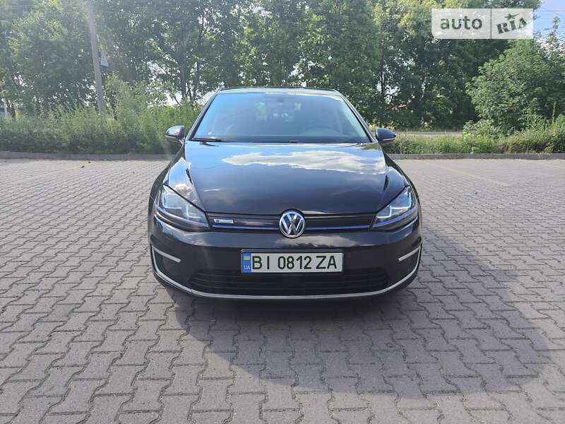 Хэтчбек Volkswagen e-Golf 2015 в 
