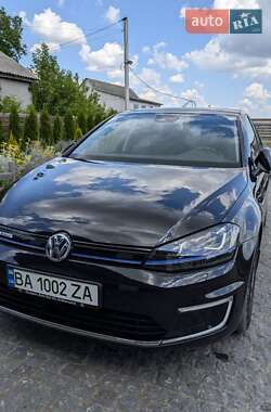 Хэтчбек Volkswagen e-Golf 2016 в Гайвороне