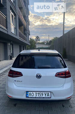 Хэтчбек Volkswagen e-Golf 2014 в Ужгороде