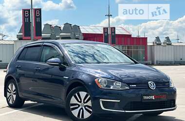 Хетчбек Volkswagen e-Golf 2015 в Києві