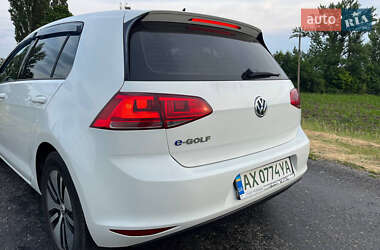 Хэтчбек Volkswagen e-Golf 2015 в 