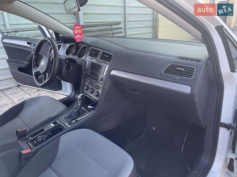 Хэтчбек Volkswagen e-Golf 2015 в Харькове