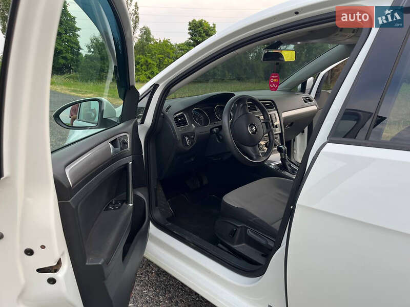 Хэтчбек Volkswagen e-Golf 2015 в Харькове