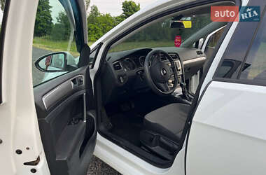 Хэтчбек Volkswagen e-Golf 2015 в 