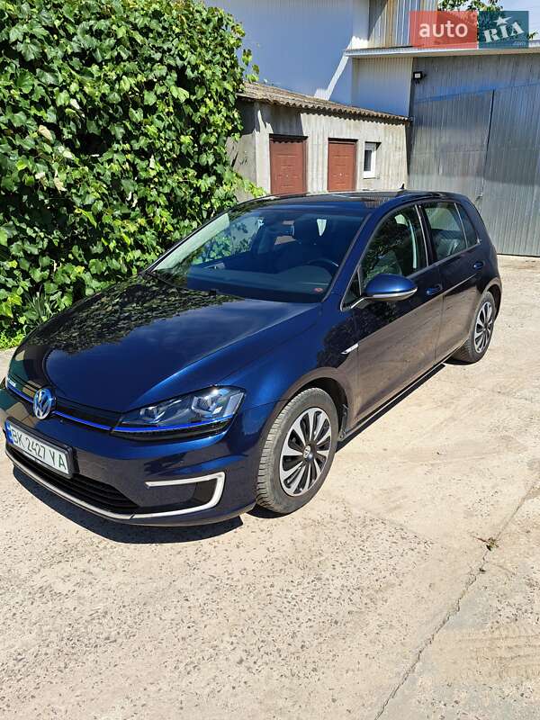Хэтчбек Volkswagen e-Golf 2015 в Березному