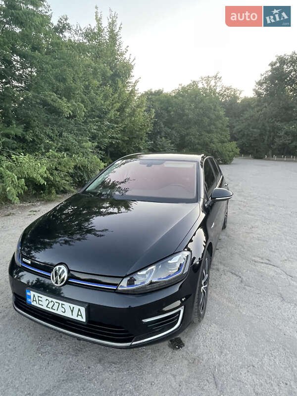 Хетчбек Volkswagen e-Golf 2018 в Павлограді