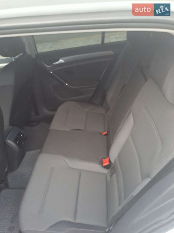 Хетчбек Volkswagen e-Golf 2020 в Жовкві