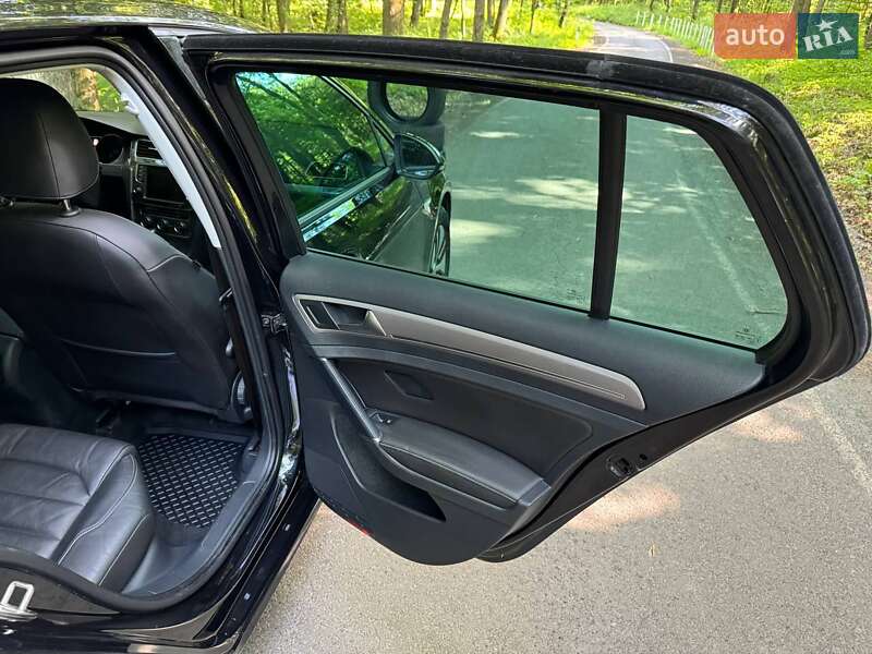 Хэтчбек Volkswagen e-Golf 2015 в Луцке