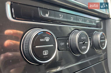 Хэтчбек Volkswagen e-Golf 2019 в 