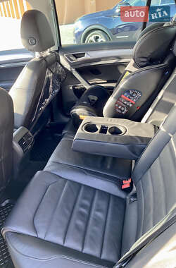 Хетчбек Volkswagen e-Golf 2015 в 