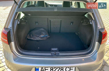 Хетчбек Volkswagen e-Golf 2015 в 