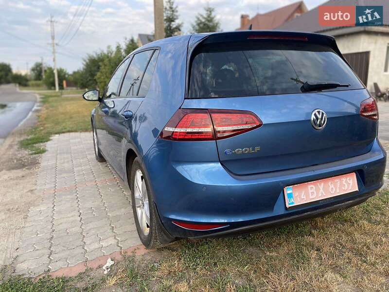Хетчбек Volkswagen e-Golf 2015 в Кагарлику