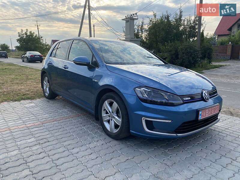 Volkswagen e-Golf 2015