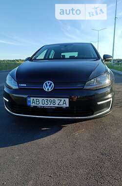 Хэтчбек Volkswagen e-Golf 2015 в Виннице