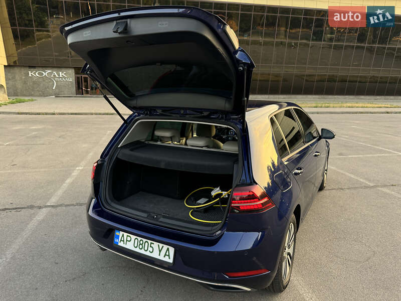 Хэтчбек Volkswagen e-Golf 2018 в Запорожье
