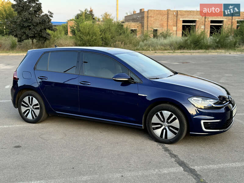 Хэтчбек Volkswagen e-Golf 2018 в Запорожье