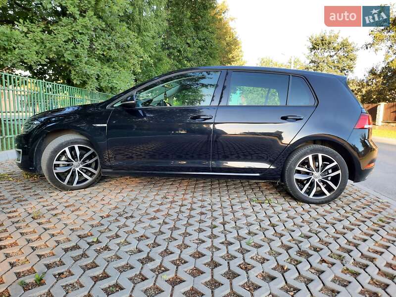 Хэтчбек Volkswagen e-Golf 2018 в Ивано-Франковске