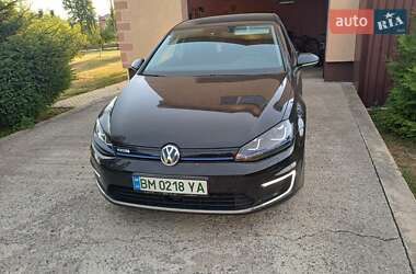 Хэтчбек Volkswagen e-Golf 2016 в 