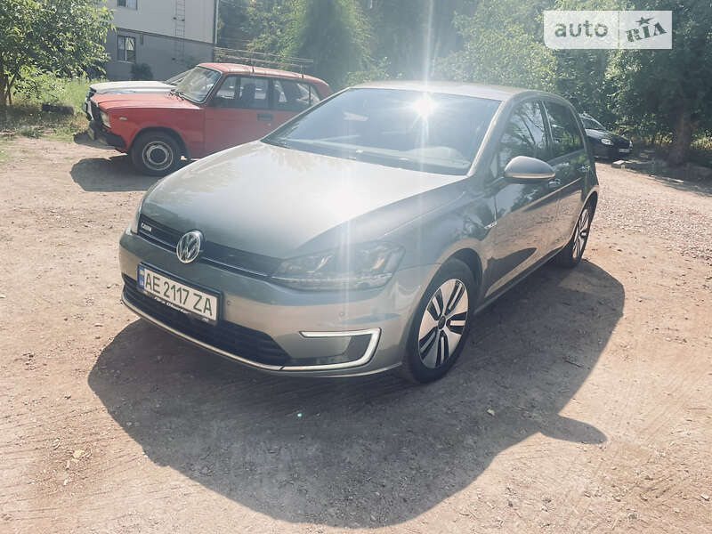 Хетчбек Volkswagen e-Golf 2015 в Кривому Розі