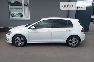 Хетчбек Volkswagen e-Golf 2016 в Луцьку