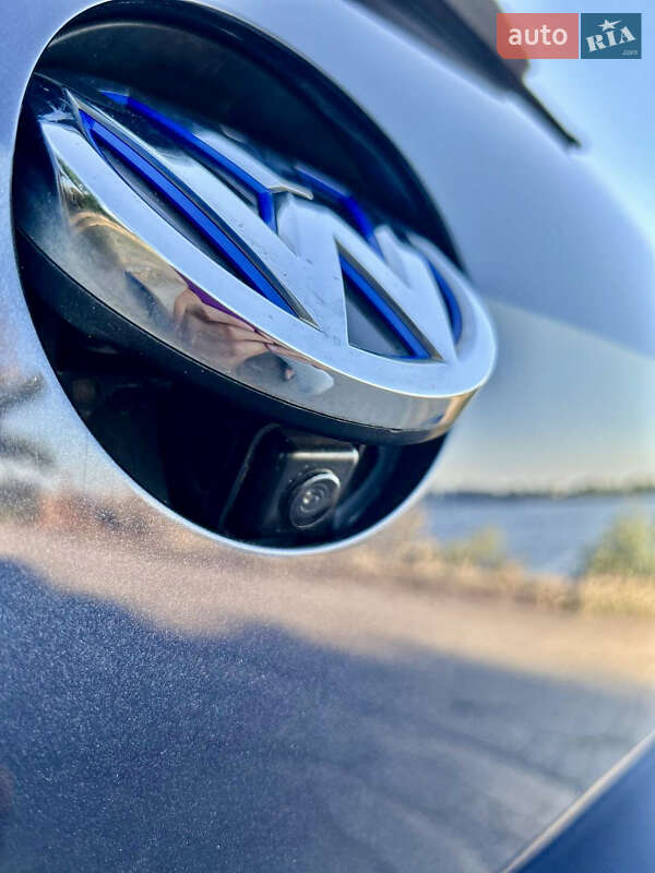 Хетчбек Volkswagen e-Golf 2015 в Дніпрі