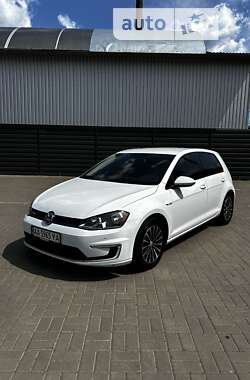 Хетчбек Volkswagen e-Golf 2015 в Черкасах