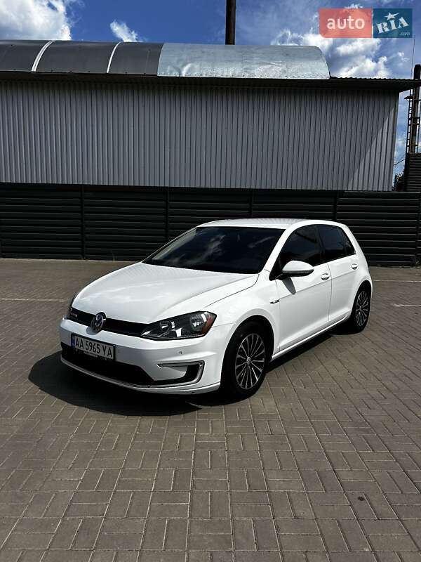 Хетчбек Volkswagen e-Golf 2015 в Черкасах