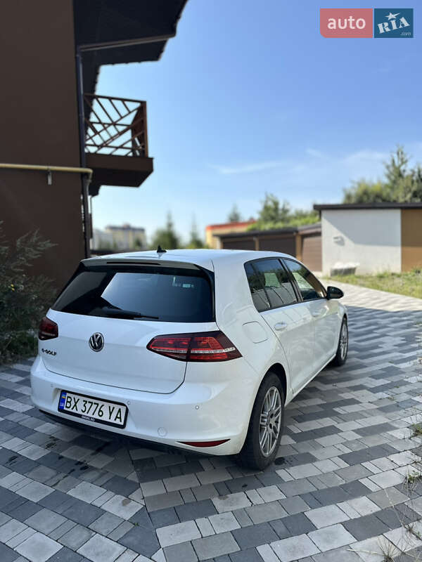 Хэтчбек Volkswagen e-Golf 2016 в Хмельницком