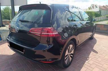 Хетчбек Volkswagen e-Golf 2015 в Рівному