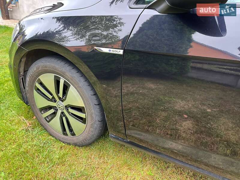 Хэтчбек Volkswagen e-Golf 2015 в Рожнятове