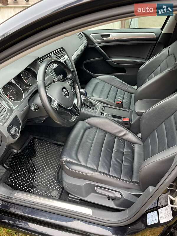 Хэтчбек Volkswagen e-Golf 2015 в Рожнятове