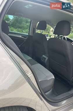 Хэтчбек Volkswagen e-Golf 2014 в Львове