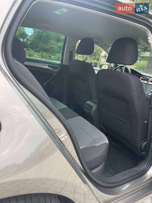 Хетчбек Volkswagen e-Golf 2014 в Львові