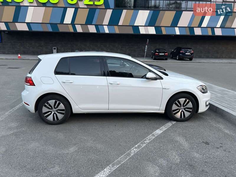 Хетчбек Volkswagen e-Golf 2018 в Києві