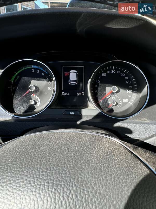 Хэтчбек Volkswagen e-Golf 2017 в Никополе