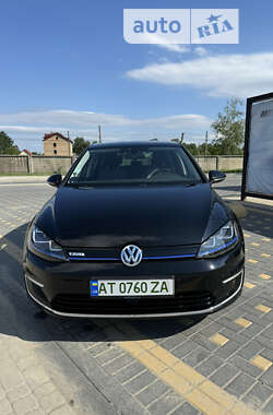 Хэтчбек Volkswagen e-Golf 2014 в Коломые