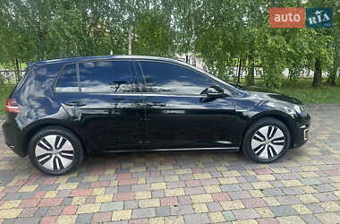 Хэтчбек Volkswagen e-Golf 2015 в 