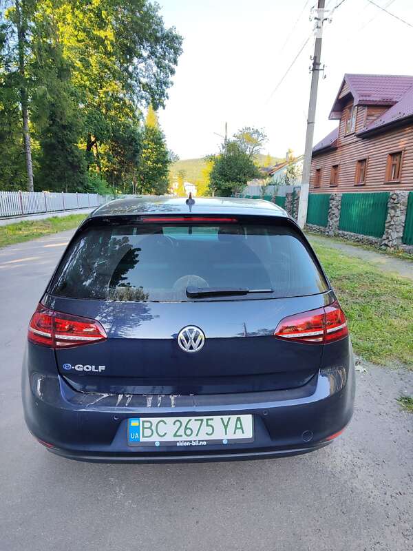 Хетчбек Volkswagen e-Golf 2015 в Дрогобичі