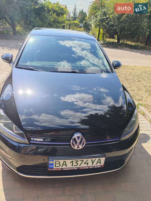 Хетчбек Volkswagen e-Golf 2014 в Кропивницькому