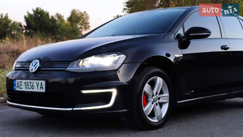 Хэтчбек Volkswagen e-Golf 2016 в Днепре