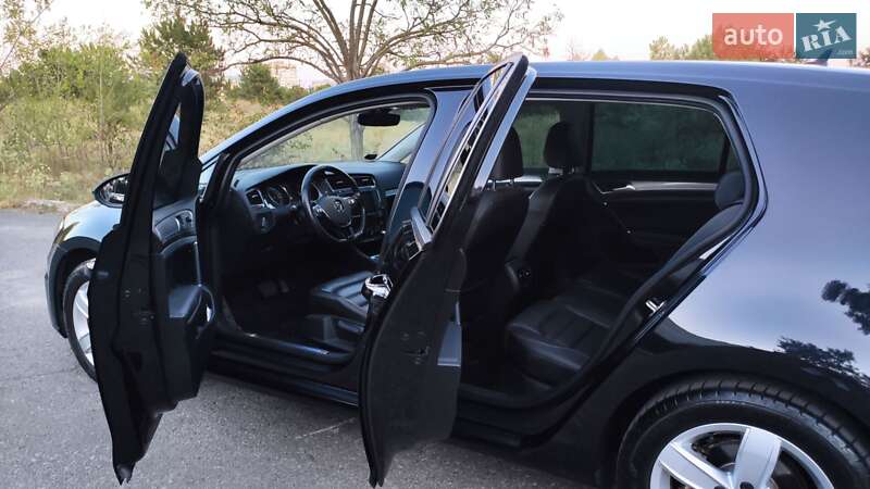 Хэтчбек Volkswagen e-Golf 2016 в Днепре