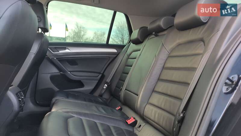 Хэтчбек Volkswagen e-Golf 2016 в Днепре