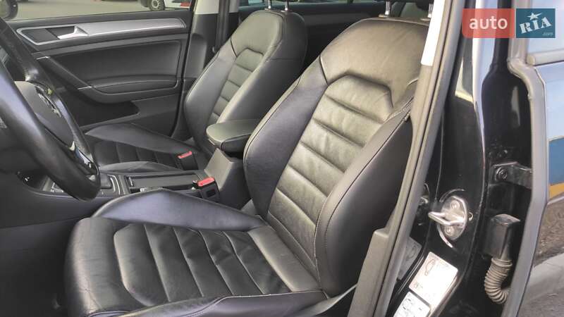 Хэтчбек Volkswagen e-Golf 2016 в Днепре